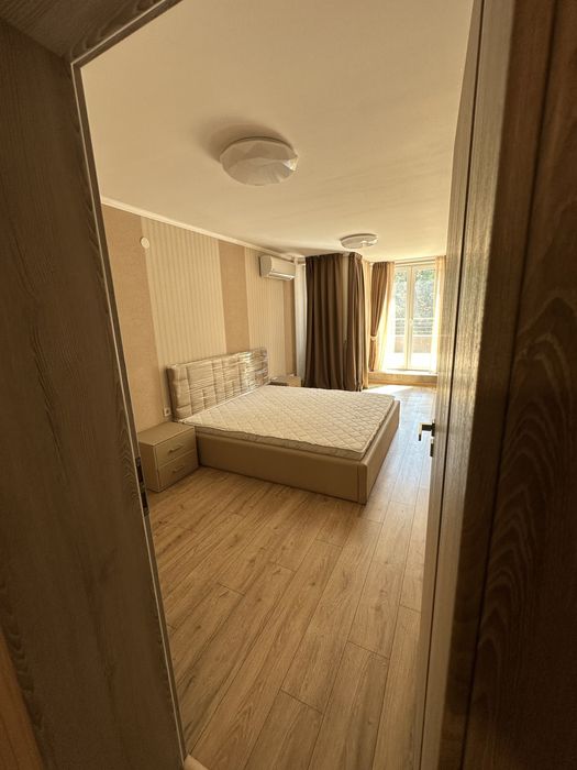 Дава се под наем Тристаен апартамент в София, Лозенец - 165 кв.м за 1500 € - Снимка #6