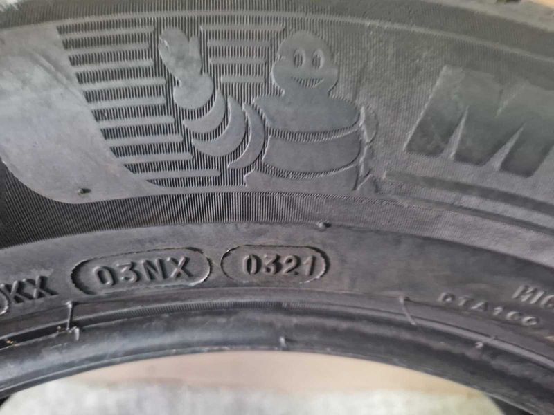 2 Michelin R17 215/60
летни гуми 
DOT0321