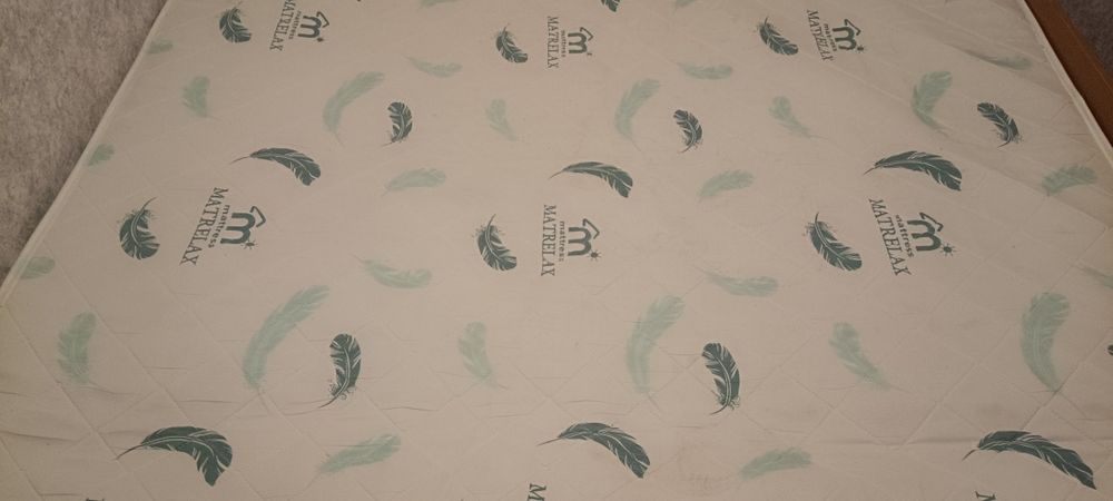 Матрас б/у. 200 / 160 см
