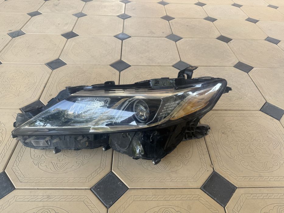 Фара на камри 70/75 американец