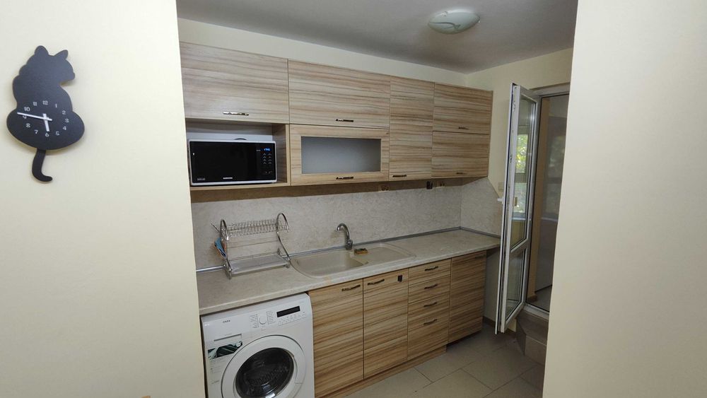 Продава се Тристаен апартамент в Варна, Спортна зала - 75 кв.м за 8 €/кв.м - Снимка #6