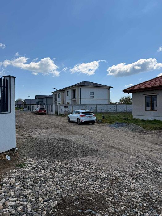 Teren intravilan pe partea dreapta Valu lui Traian, zona foarte buna, cartier nou