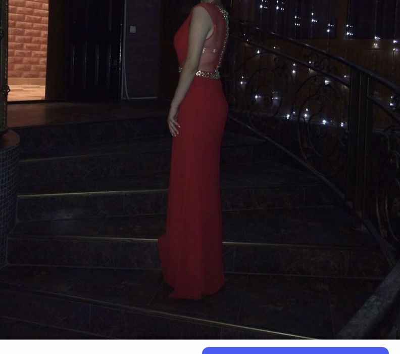 Шикарное вечернее платье