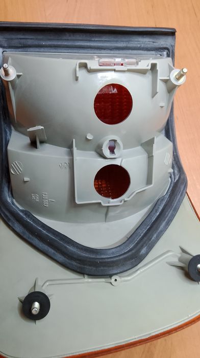 Задний поворотник Audi 100 c4