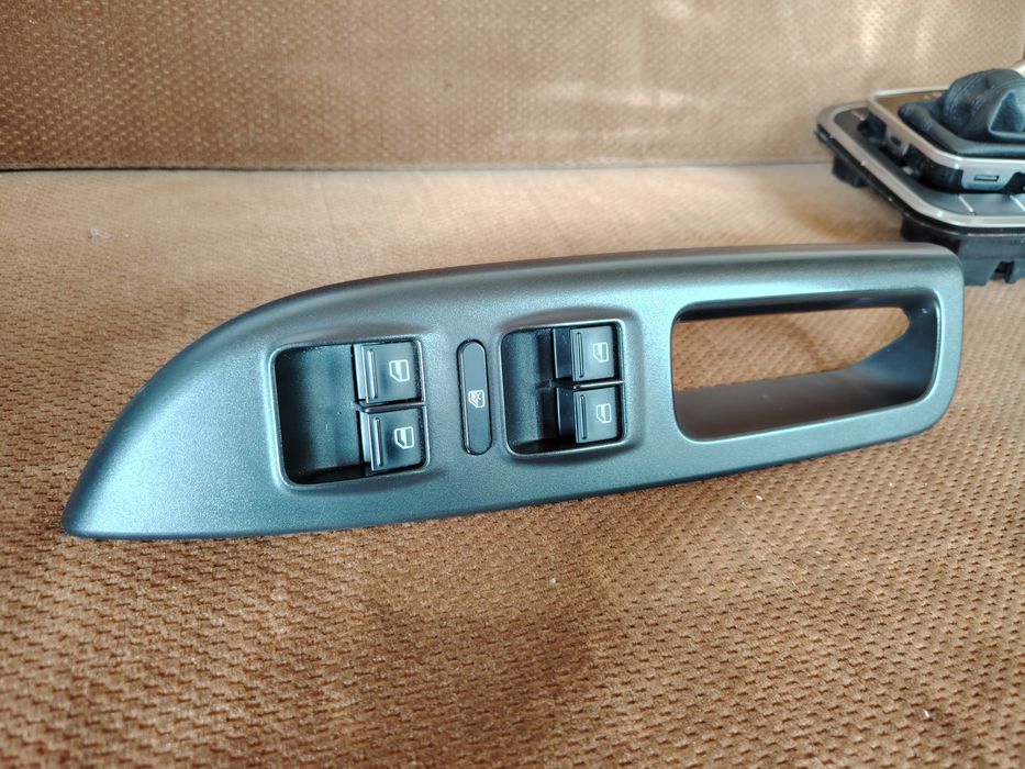 Дръжка с копчета за ел стъкла Шкода Октавия 2 / Skoda Octavia 2 face