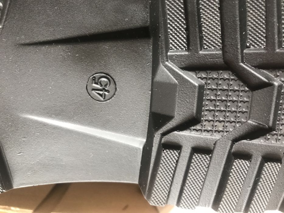 Налични  . Обувки   от  естесвенна   кожа   / нови   :  45   номер   .