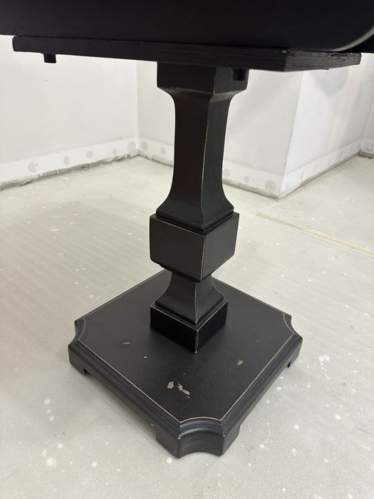 Столик на реставрацию