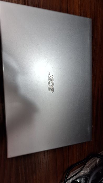 Noutbuk Acer,256 ssd full hd ekran