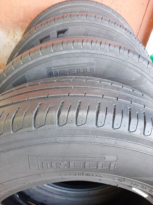 Продам шины 235/65/17 пирелли.