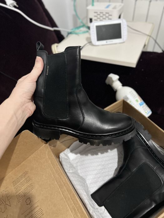 Ghete de dama, marimea 41