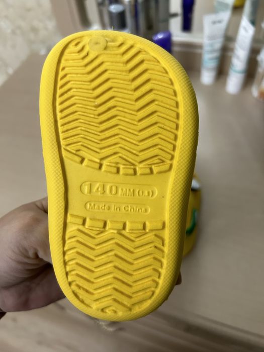 Продам детский крокссы