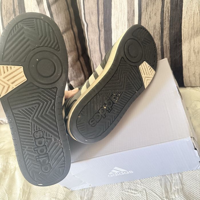 Кецове Adidas 38