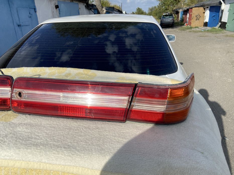 Продам задние фары на Марк 2 100кузов