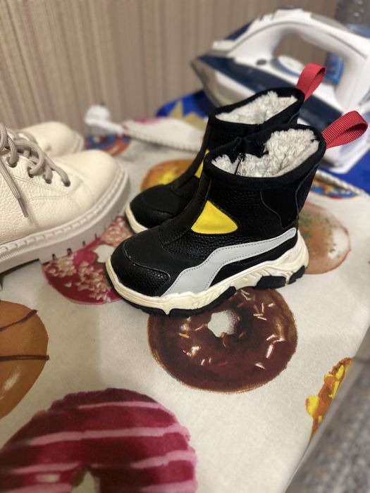 Продам зимние ботиночки