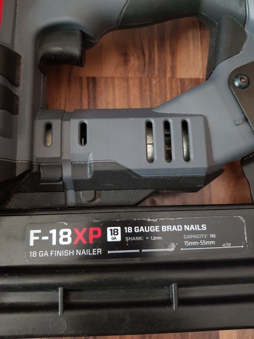 Pistol de cuie finisaj Senco F-18XP
