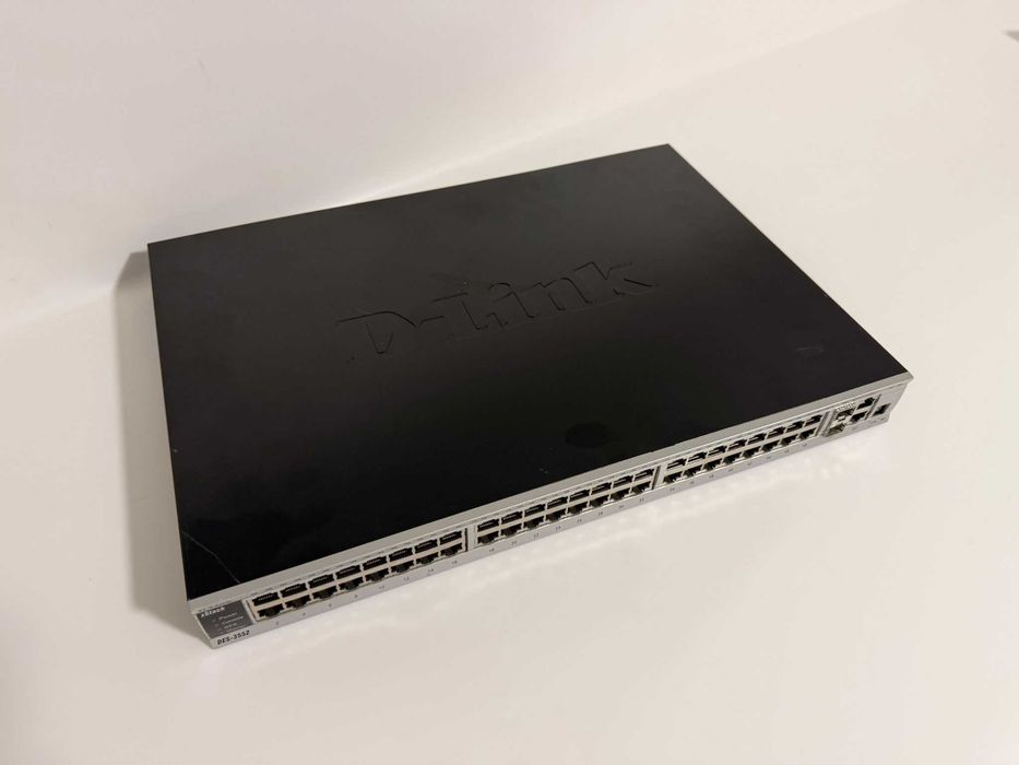 D-Link DES-3552 xStack Switch