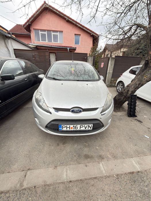Ford
 fiesta 1,3  , an fabricație 11.2010