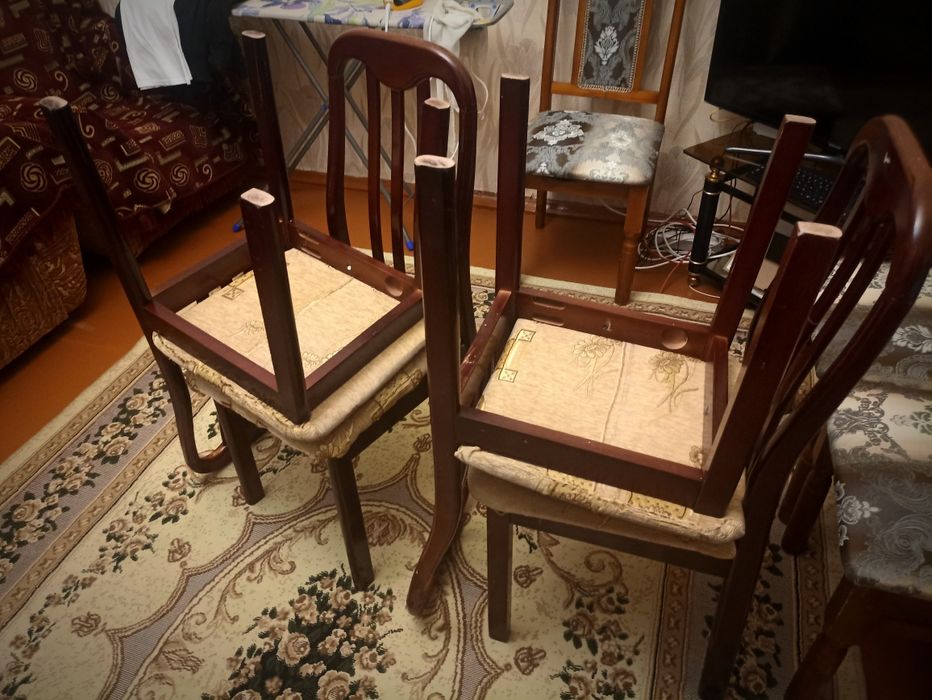 Стулья четыре штуки