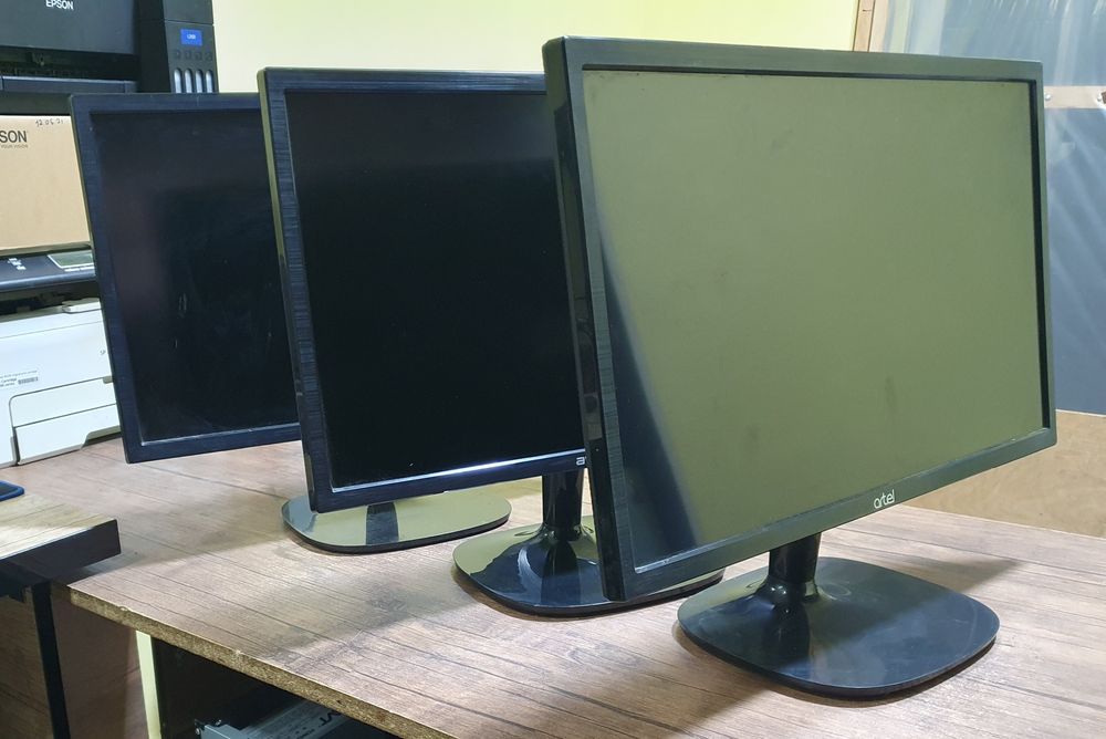 Мониторлар 22 диагональ артел ва автеч БУХОРО