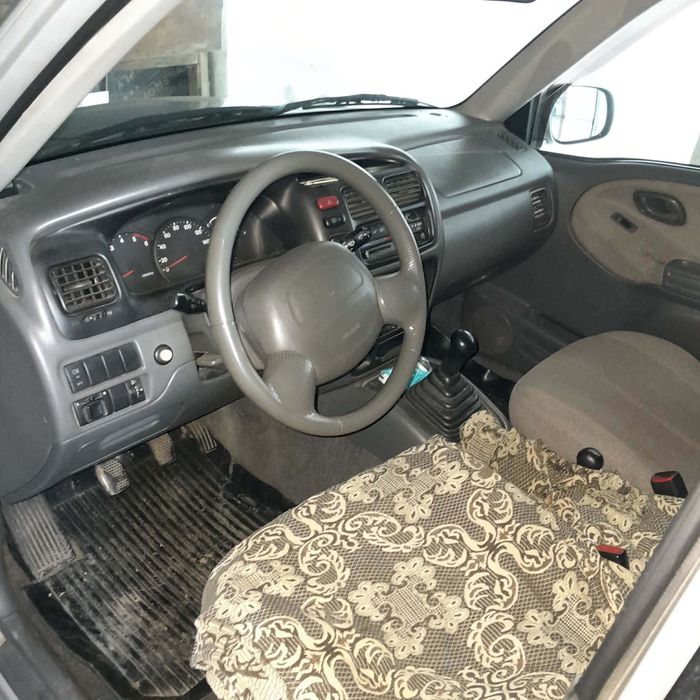 Продавам Suzuki Vitara