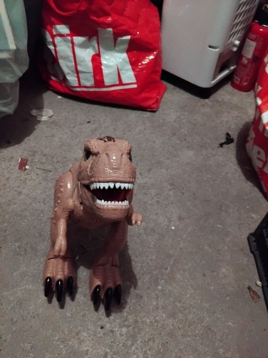 Голям динозавър внос от Белгия