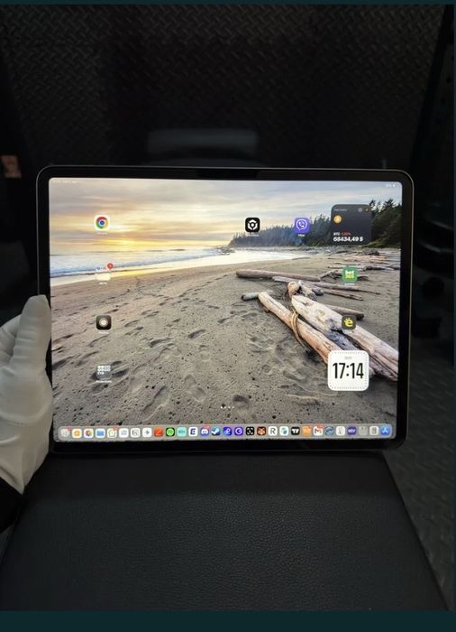 Перфектен * Apple - iPad Air M3, 13'', 2025, 8GB/128GB, Space Grey *