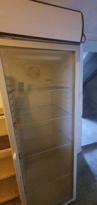 Професионална хладилна витрина LIEBHERR (400 литра)