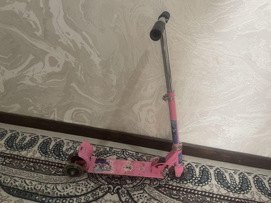 Самакат детскый сотилади