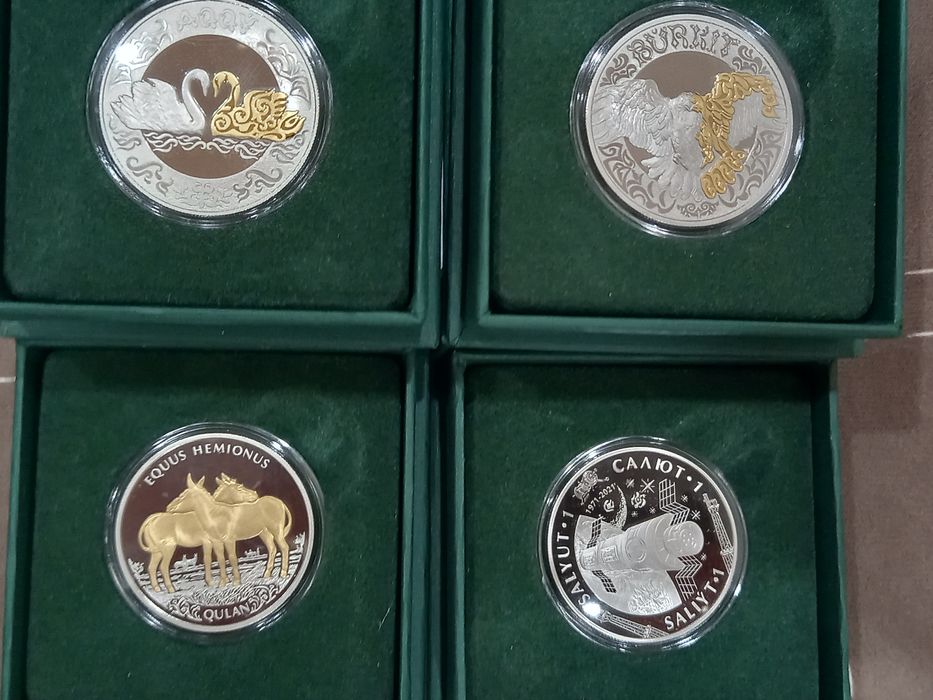 Продам монеты пруф