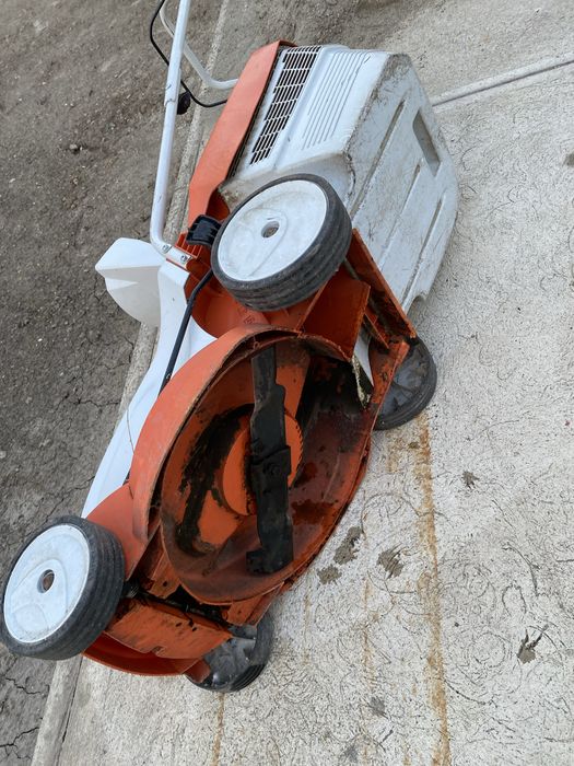 Masina tuns iarba electrica stihl defecta
