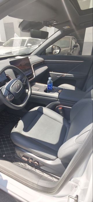 Dongfeng 008 gibrid ultra