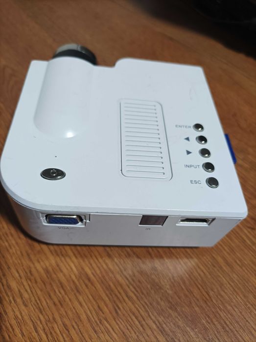 Proiector media RoHs , cu conectare la orice PC sau telefon