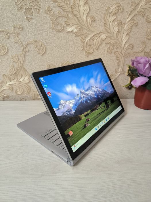 Microsoft Surface Book 2