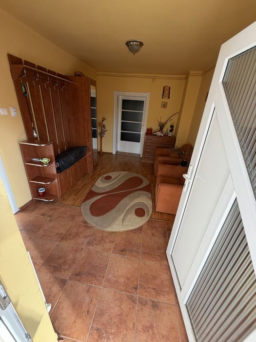 Inchiriez Spatiu comercial cu parcare privata ultracentral str republicii marghita