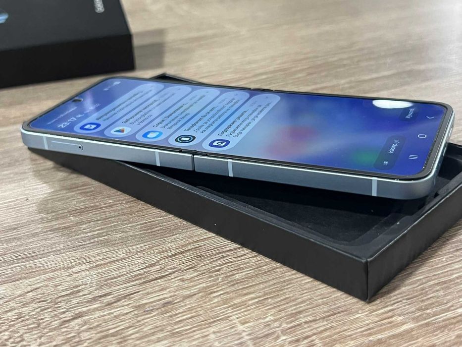 Samsung Z flip 6 256GB