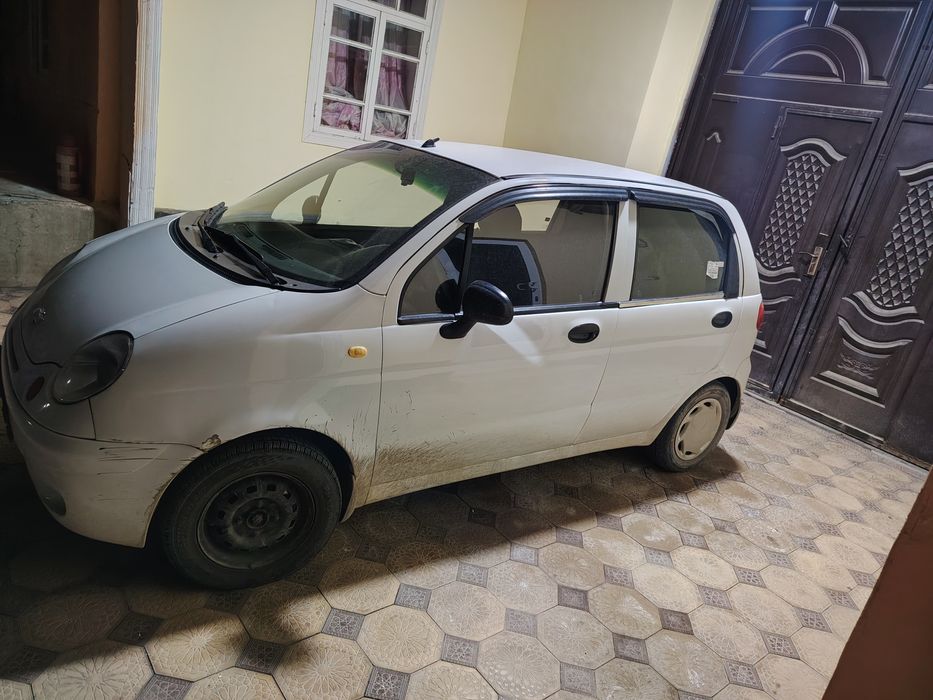 Matiz sotiladi 2009 yil metan gazi bor 2500 dollarga bulishi