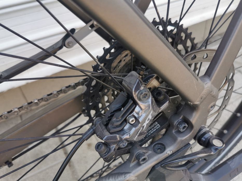 Електрически велосипед 28 цола CUBE колело