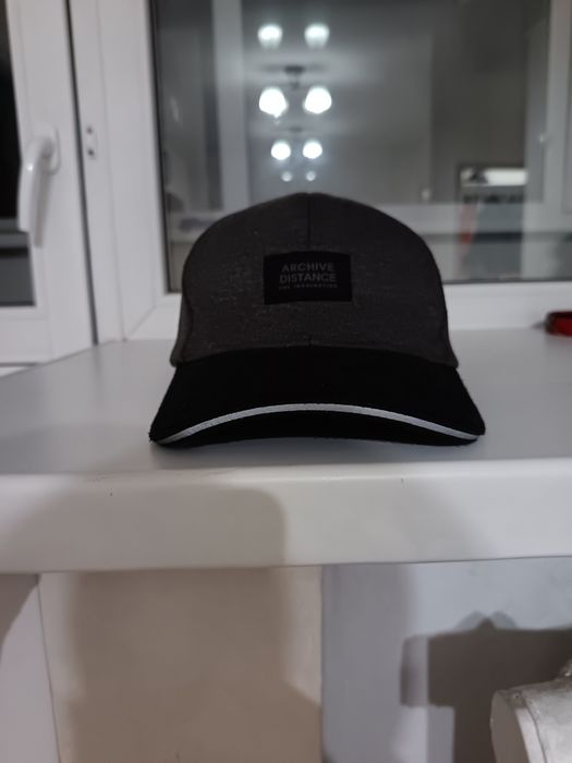 Продам.       кепки