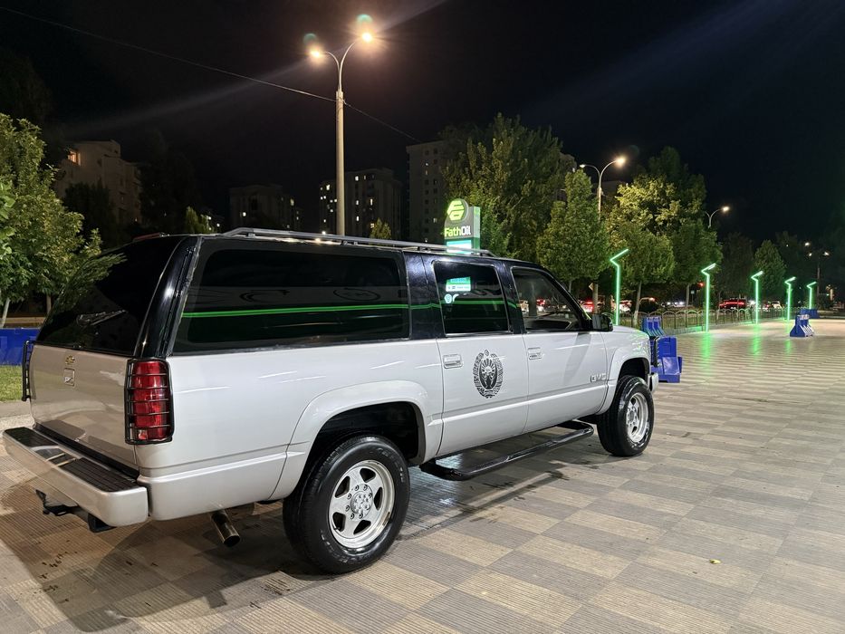 Продается Chevrolet Suburban 1996