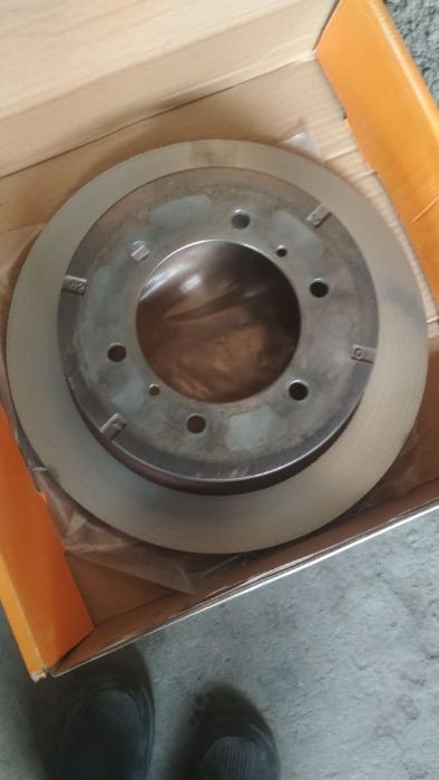 продам тор.диски на МПаджеро-2