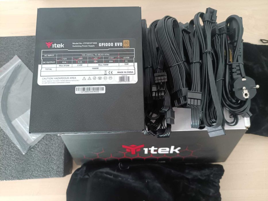 Sursa Itek 1000W 80 gold Noua Nefolosita Modulara