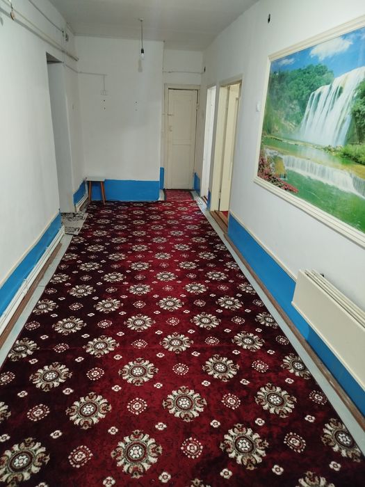 Жондор шокиров лицейини олдида 1-этажда жойлашган 3-хоналик уй