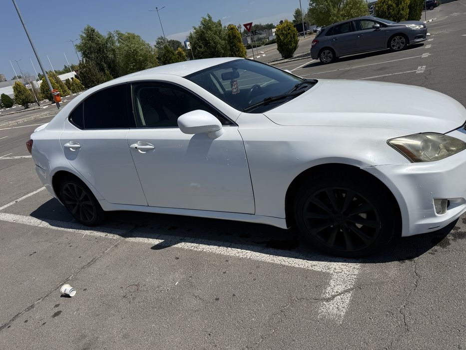 Lexus is 220d 2009 motor 2.2 diesel