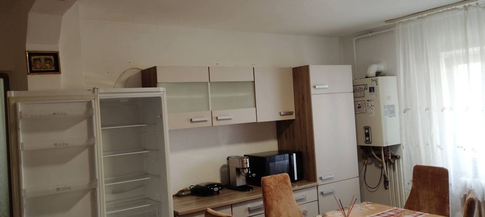 Proprietar vând apartament decomandat