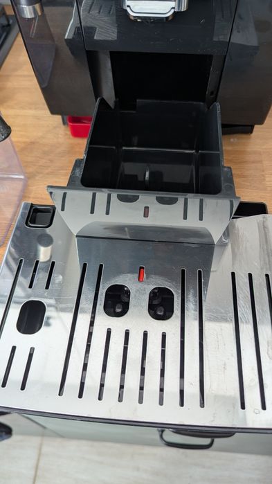 Espressor automat DeLonghi Dinamica Plus ECAM 370.70.B | LatteCrema