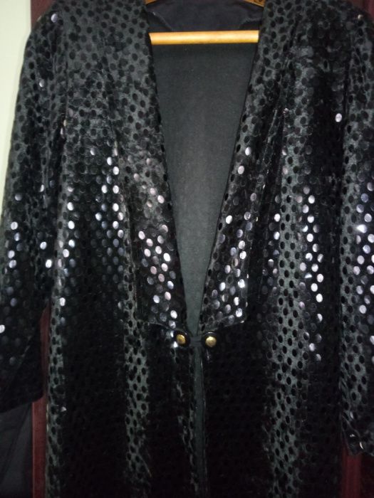 Продам модный костюм