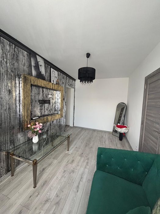 Inchiriez apartament