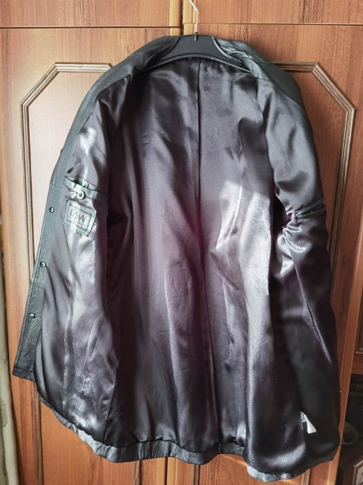 Geaca de piele barbateasca. Noua. Piele ecologica. Marimea L.