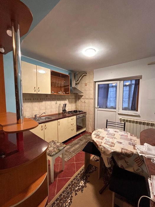 Inchiriez apartament 2 camere zona Obcini.