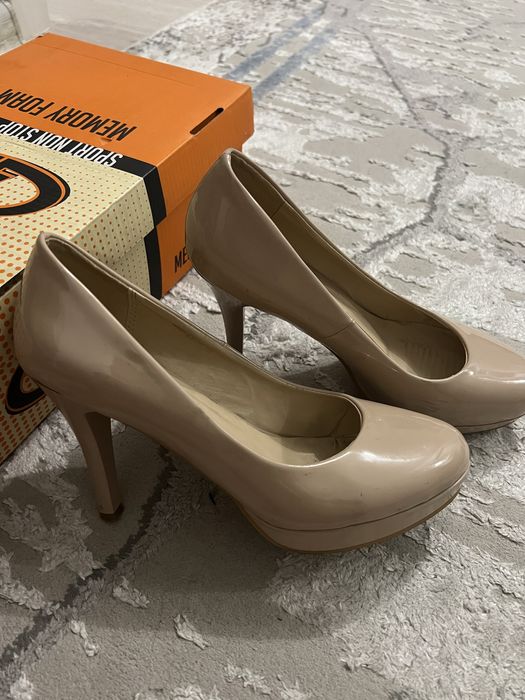 Туфли молочного цвета